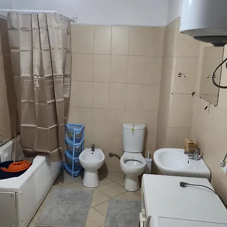 A-tirana Bus Terminal Διαμέρισμα